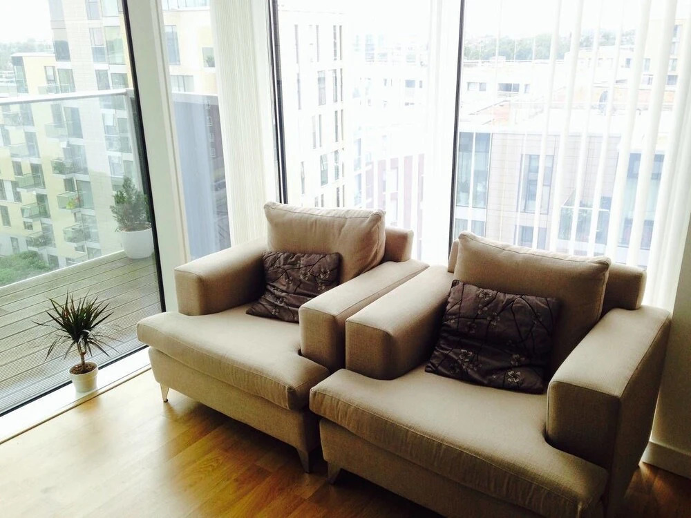 Modern and Airy 2 bed 2 Bath Flat With Great Views