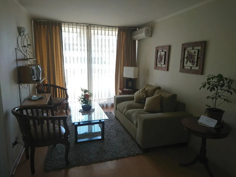 At Home Roger de Flor