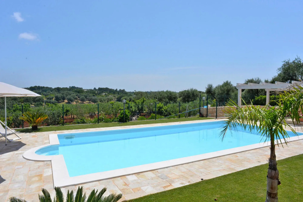 Mansion With Pool Ostuni