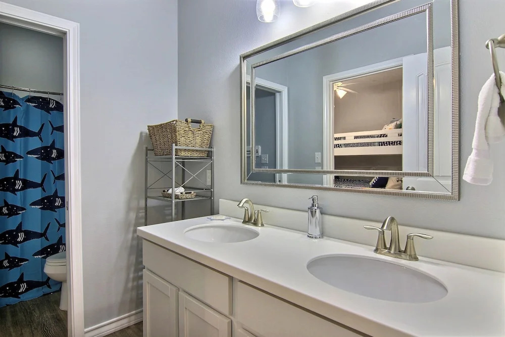 Beachside #205 3 Bedrooms 2.5 Bathrooms Condo