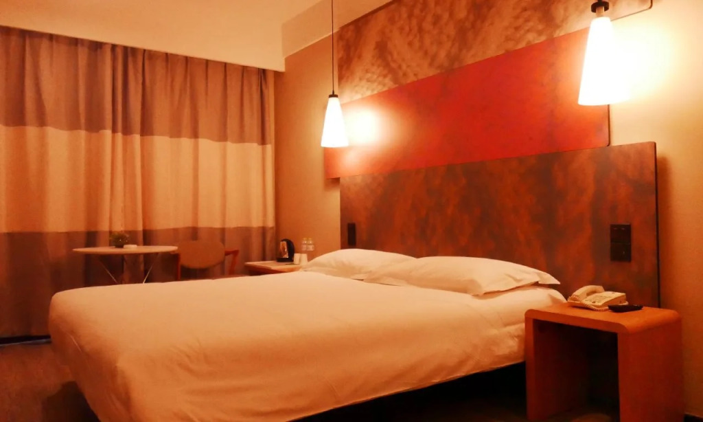 Ibis Nanchang Bayi Museum Metro Station Hotel Hotel