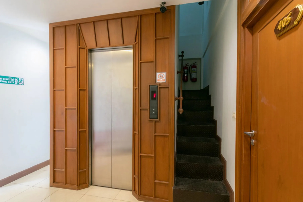 Lotus Hotel Patong