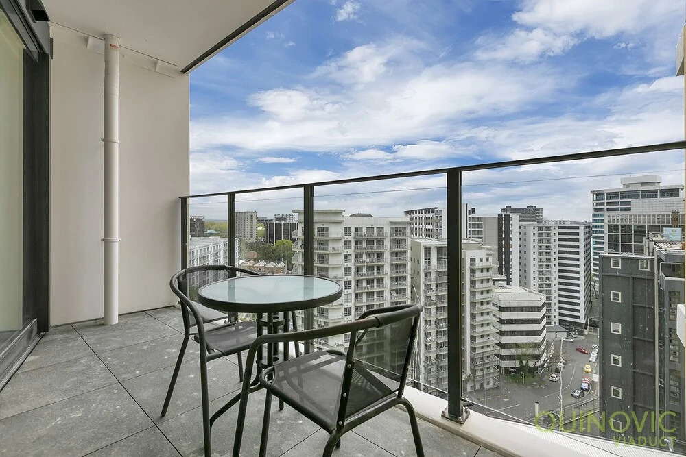 QV Amazing City Views with Carpark - 884