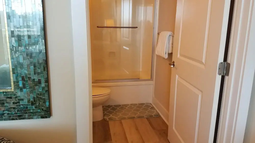 Waterscape 1 Bedroom Apartment by BnD