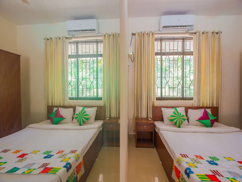 OYO 13794 Home Cozy Studio Utorda Beach