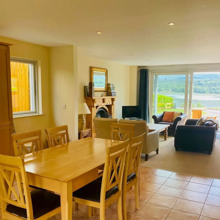 3 Bedroomed House With View of Kenmare Bay Estuary
