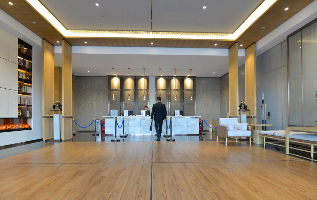 Augustine Hotel