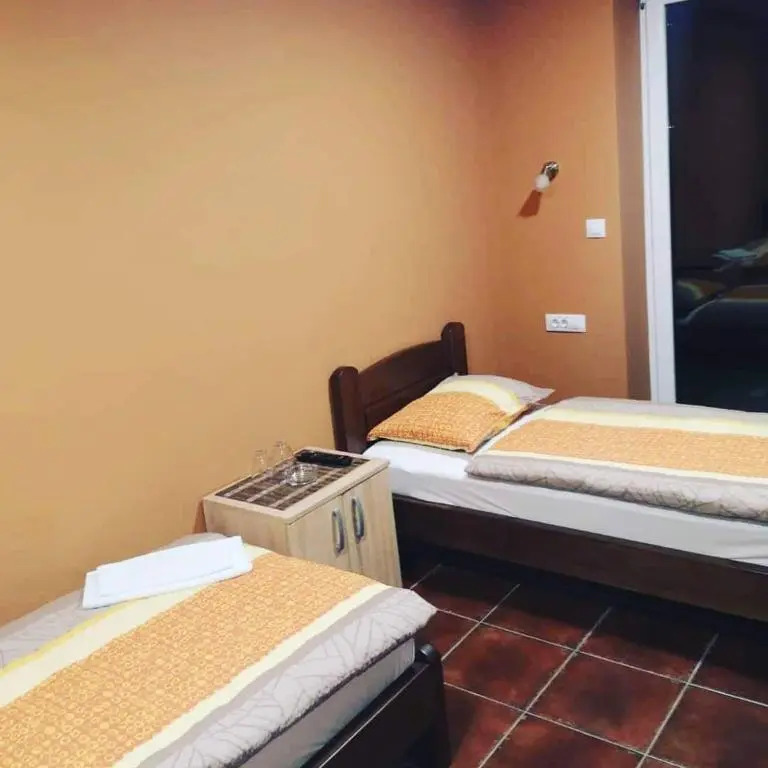 Letnjikovac rooms