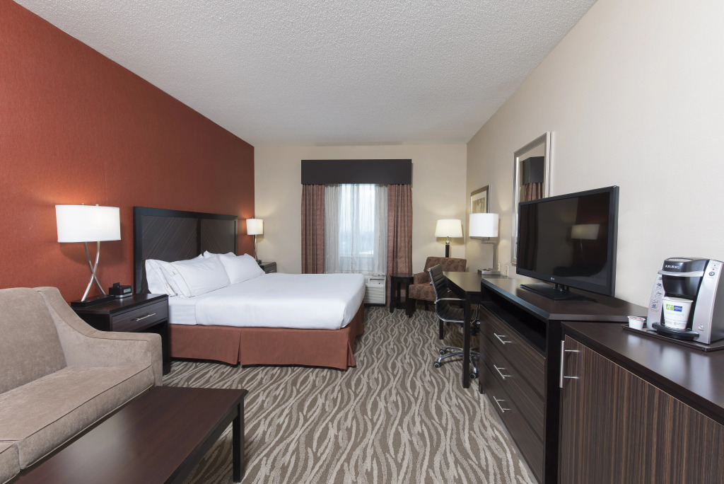 Holiday Inn Express Hotel & Suites Grand Rapids-North by IHG