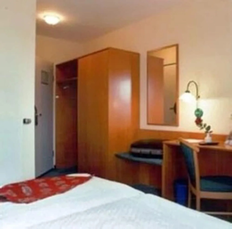 ARC Hotel