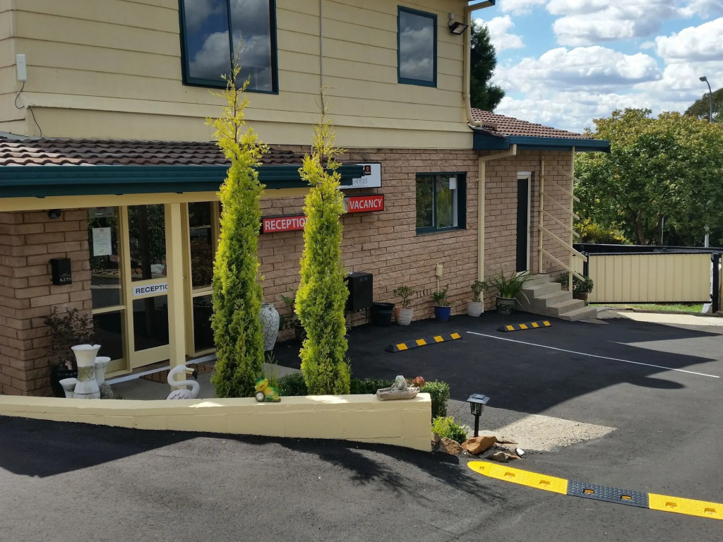 Hideaway Motor Inn