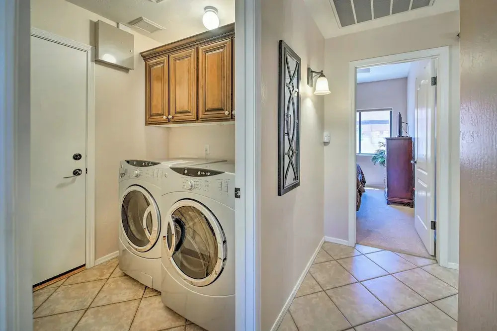 Hot Tub Relaxation & Golfing: Bright Chandler Home