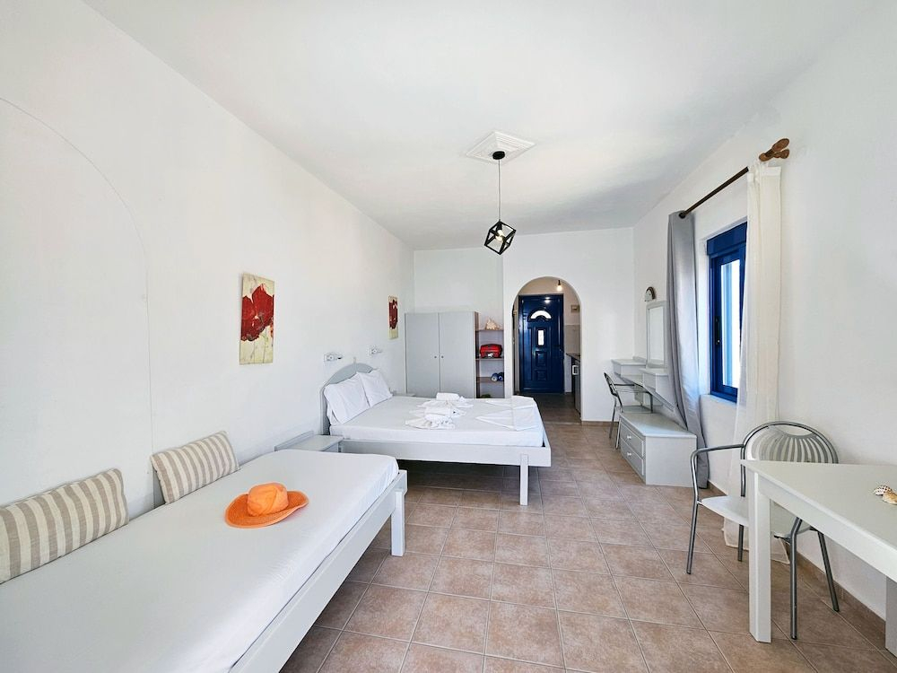 Pavlis Studios Ormos