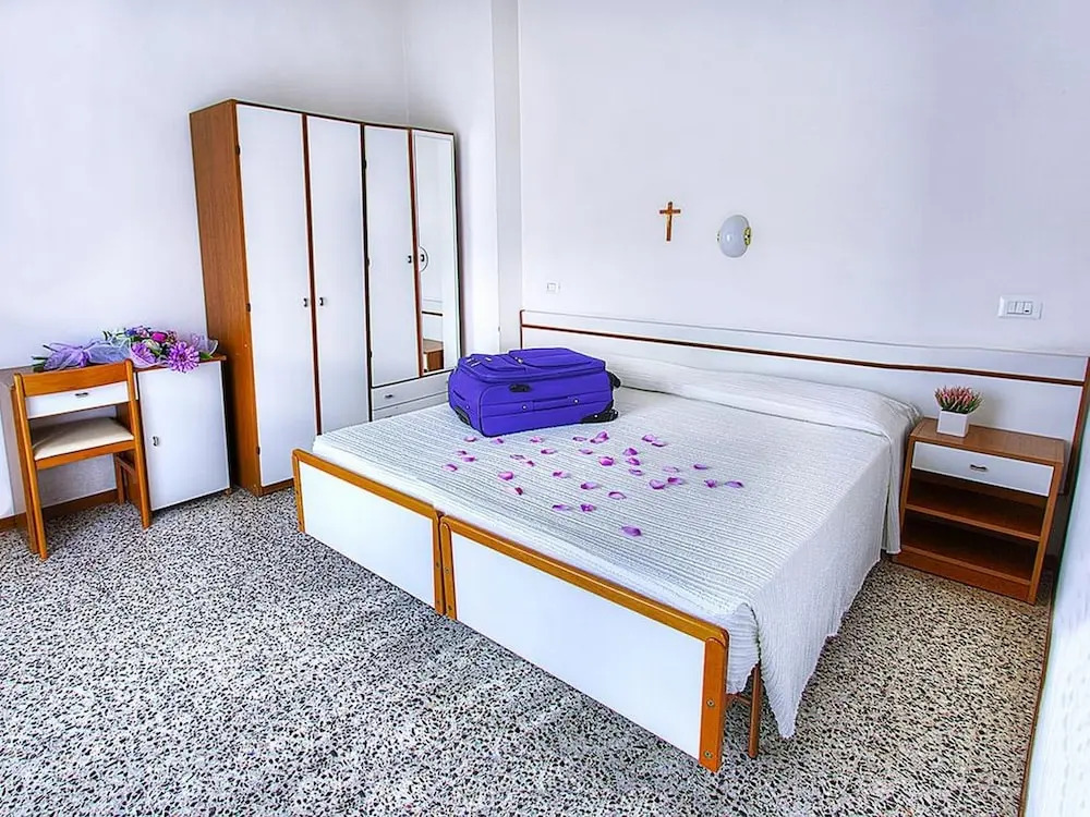 hotel iris