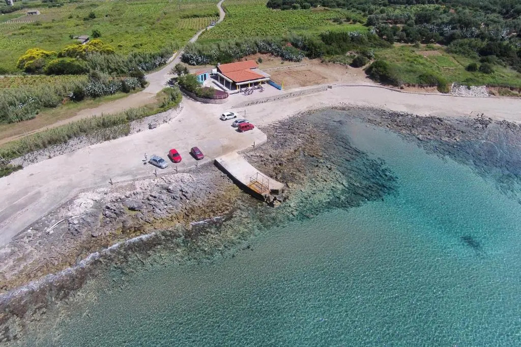 Family friendly apartments with a swimming pool Lumbarda, Korcula - 18727