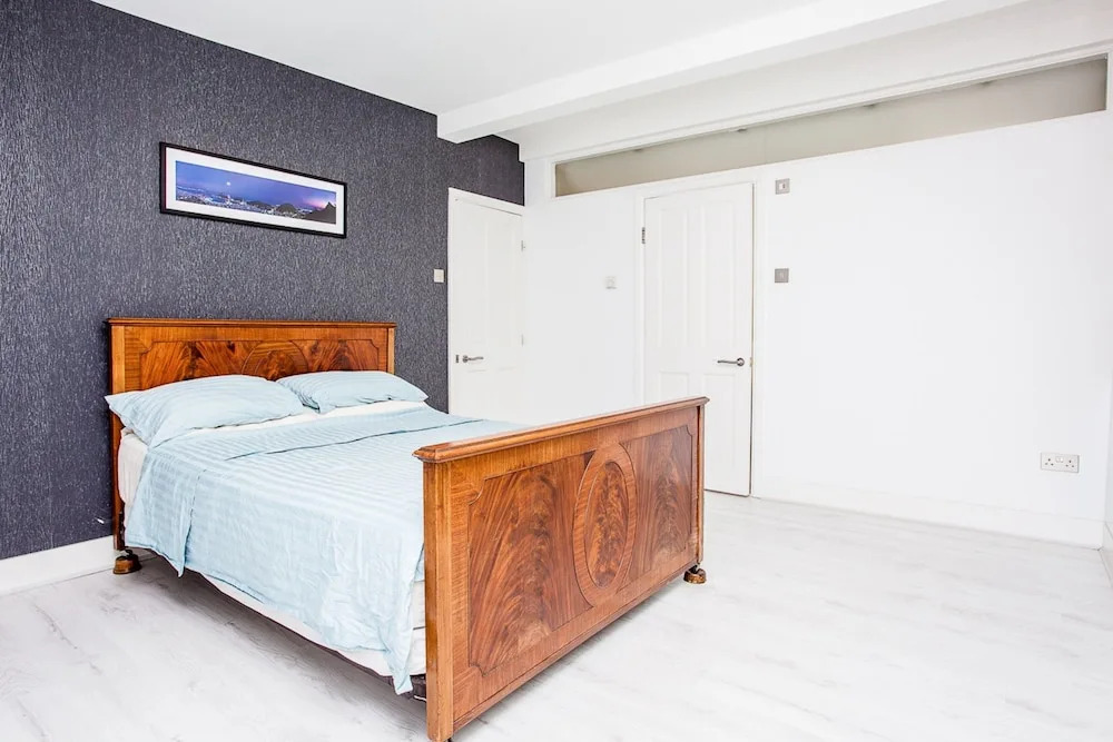 Bright 3 Bedroom Home in Clapham South