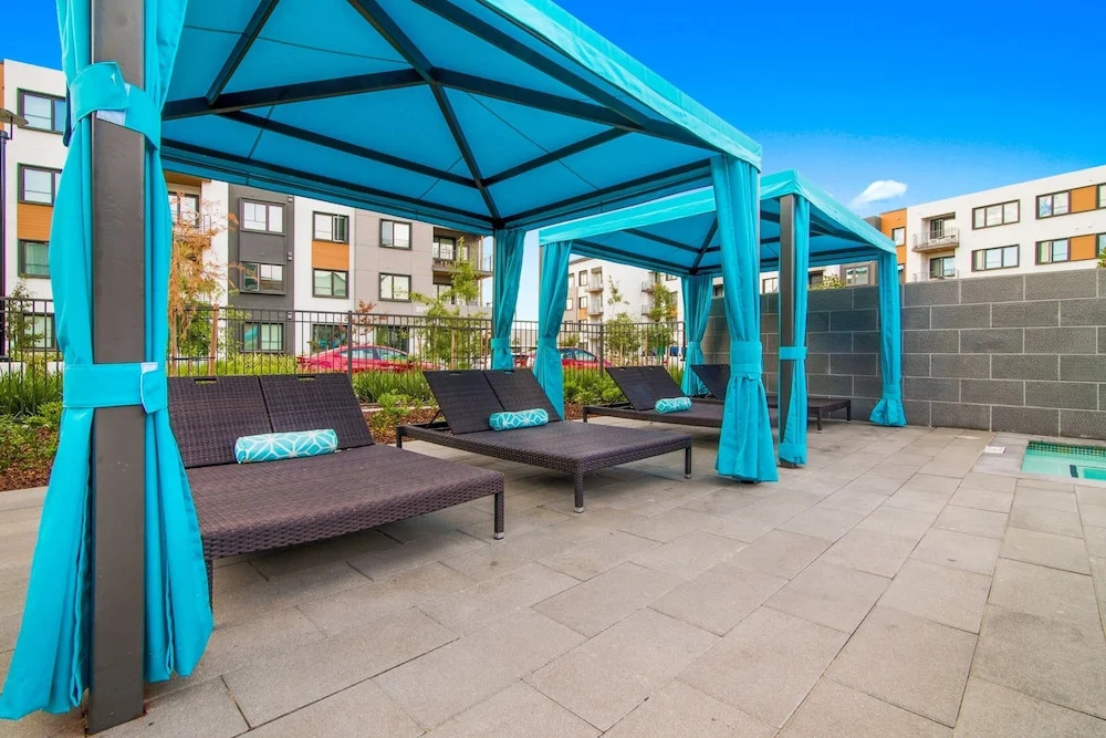Global Luxury Suites in Menlo Park