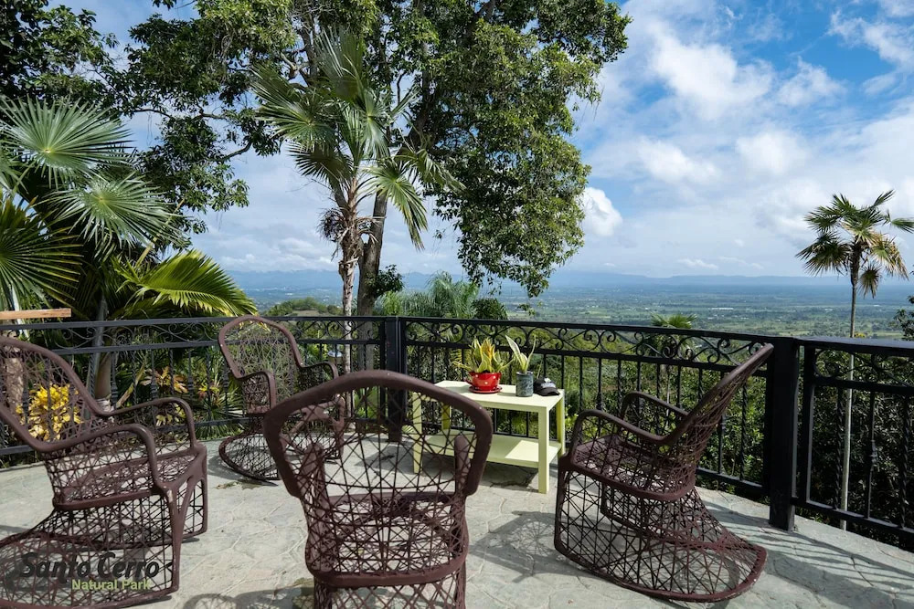 Santo Cerro Natural Park Eco Lodge con Vista Panorámica y Experiencias Naturales