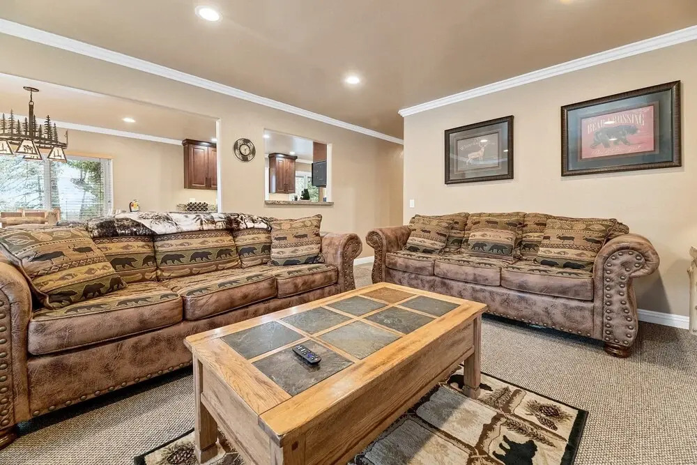 31 - Serenity Pines 4 Bedroom Home by Redawning