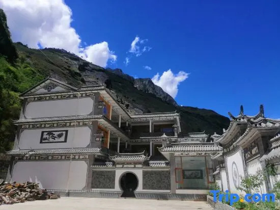 Shangri-La Tiger Leaping Gorge Fuyuange Farm