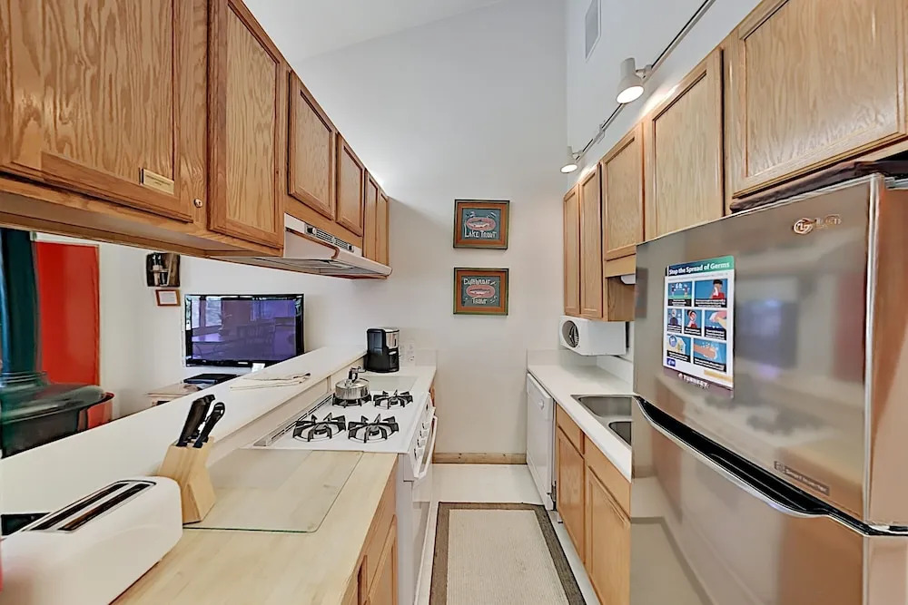 4020skiv 2 Bedroom Condo