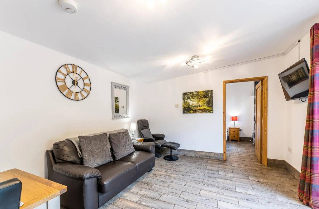 FAIRVIEW FARM Holiday Accommodation has 13 LODGES and CABINS in Ravenshead, Nottingham near Sherwood Forest and our farm has 88 acres of lovely walks and views with pet animals