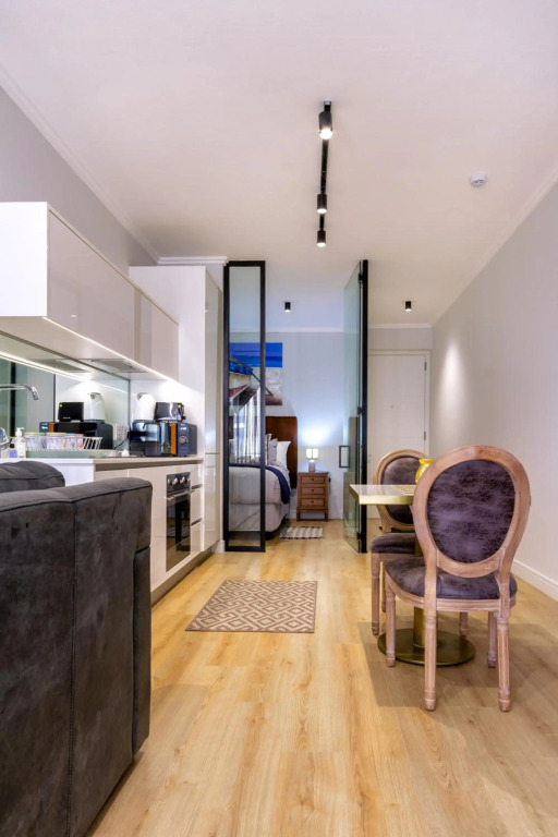 Alimama Spaces: Platinum Oaks Ellipse