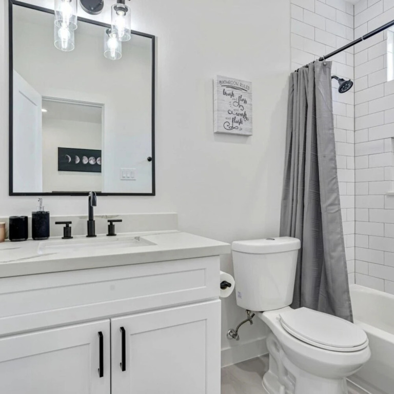 Luxury Urban Retreat Near Key Houston Locations