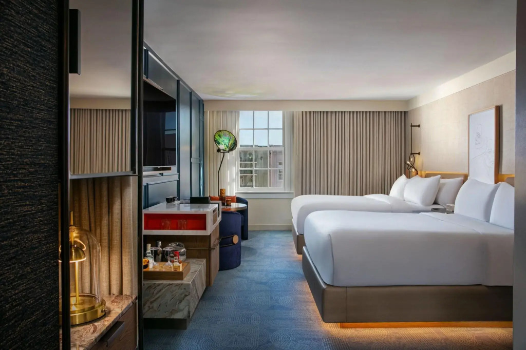 Отель Hotel de la Poste   French Quarter, A Renaissance Hotel