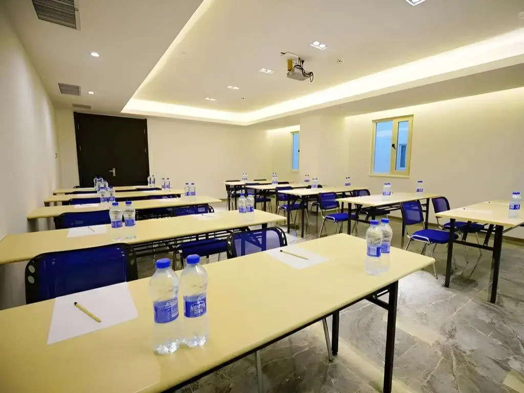 Ibis Qingdao Donghai