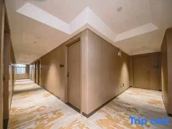 Yigao Hotel (Dongguan Houjie Chenwu Subway Station)
