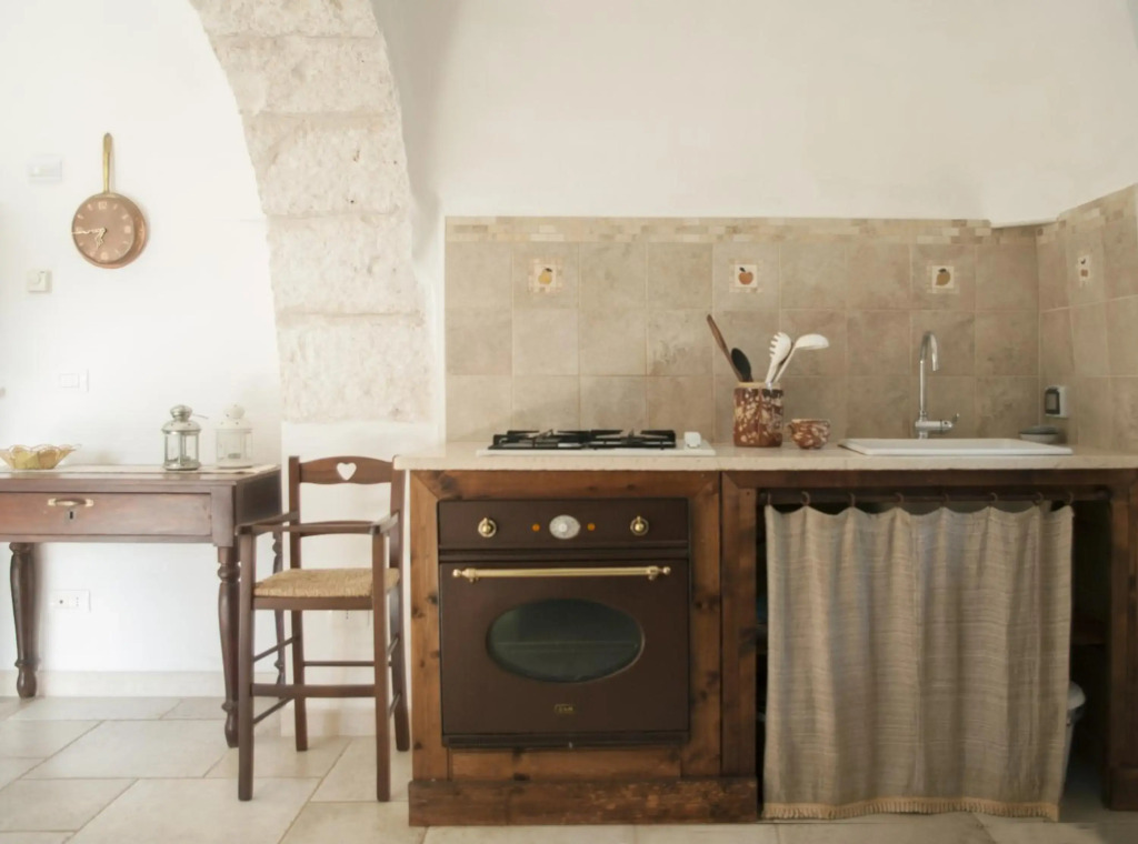 Trulli sul vignale in Masseria Santalachicca