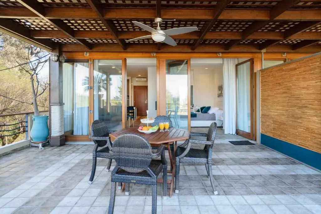 Xenios Dias Luxury Apartments With Sea View