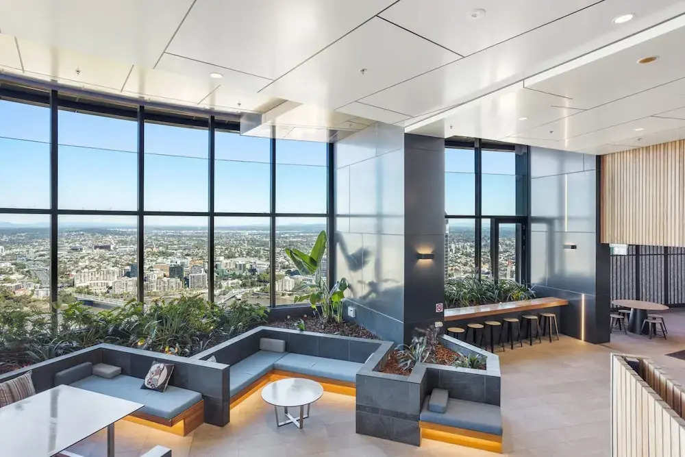 52nd Floor With Panoramic Views of Brisbane City