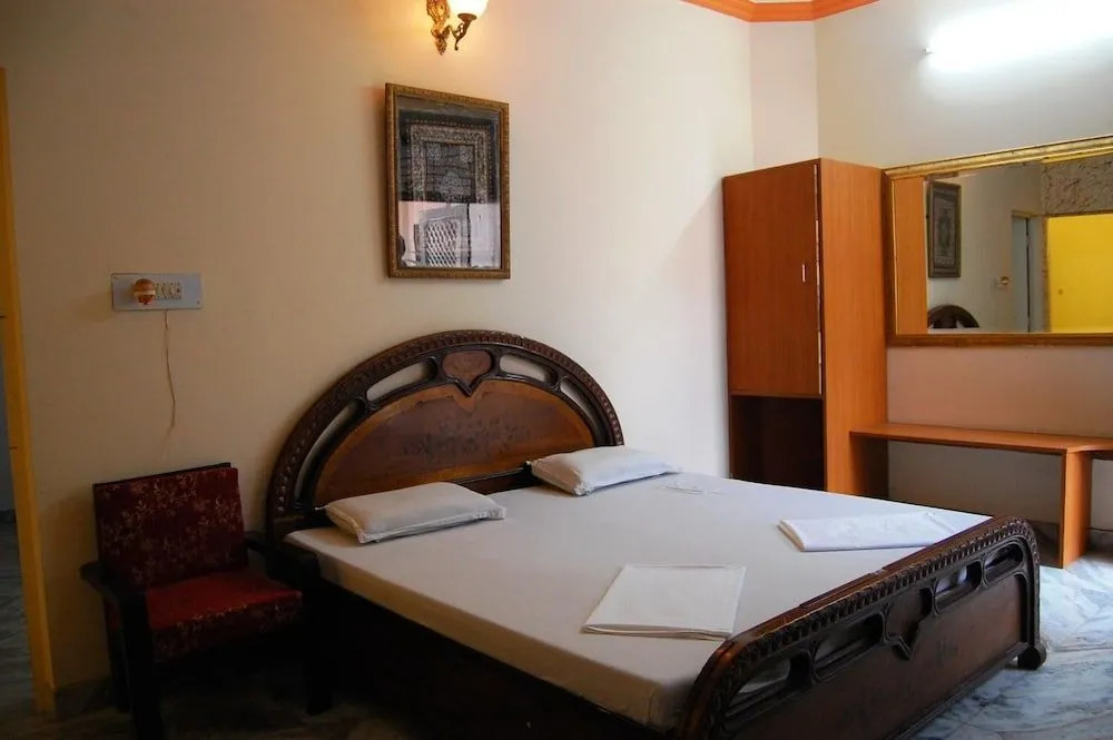 Sai Home Stay Bed & Breakfast