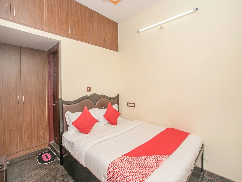 OYO 15482 Delite Suites