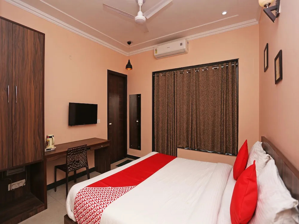 OYO 4026 Royal Inn