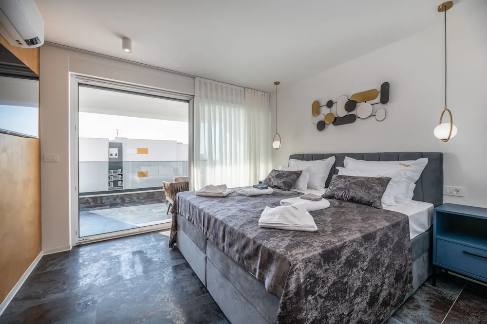 Luxury Villas Travera