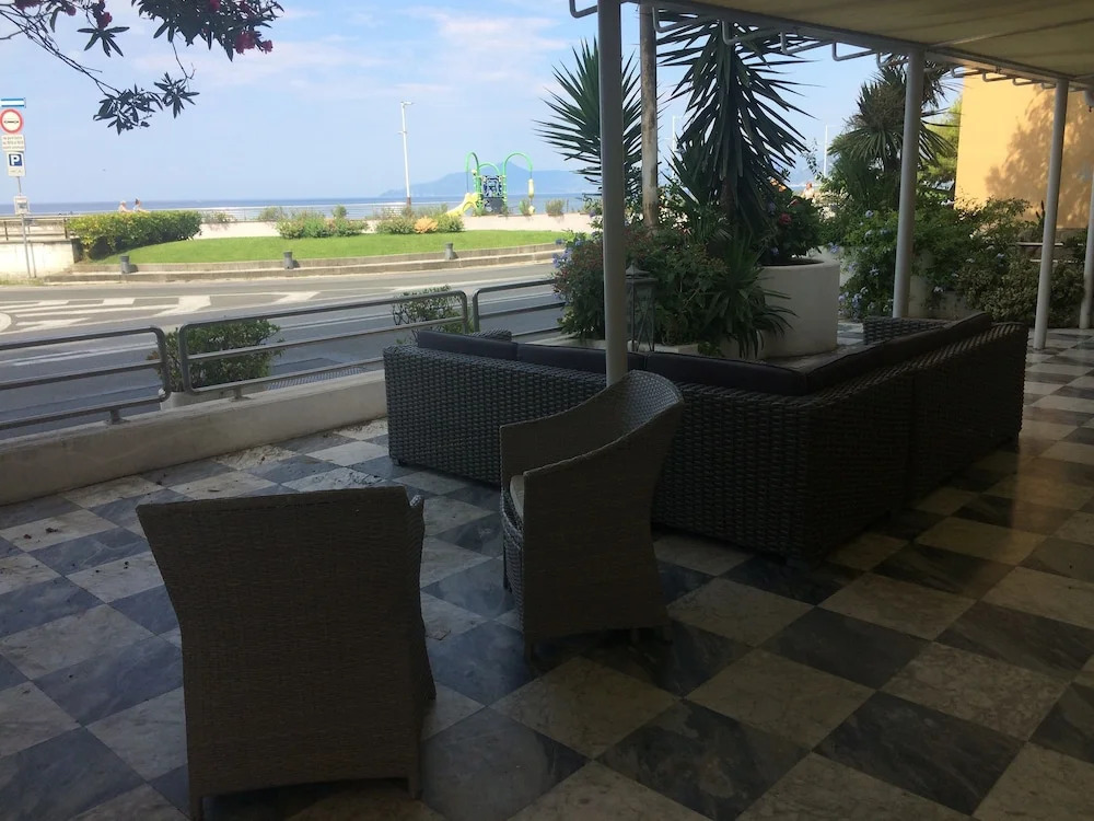 Hotel Giardino al Mare