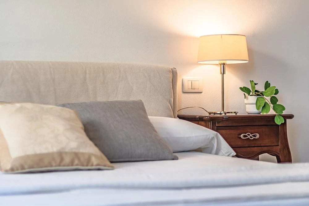 Sunny Varenna Apartment