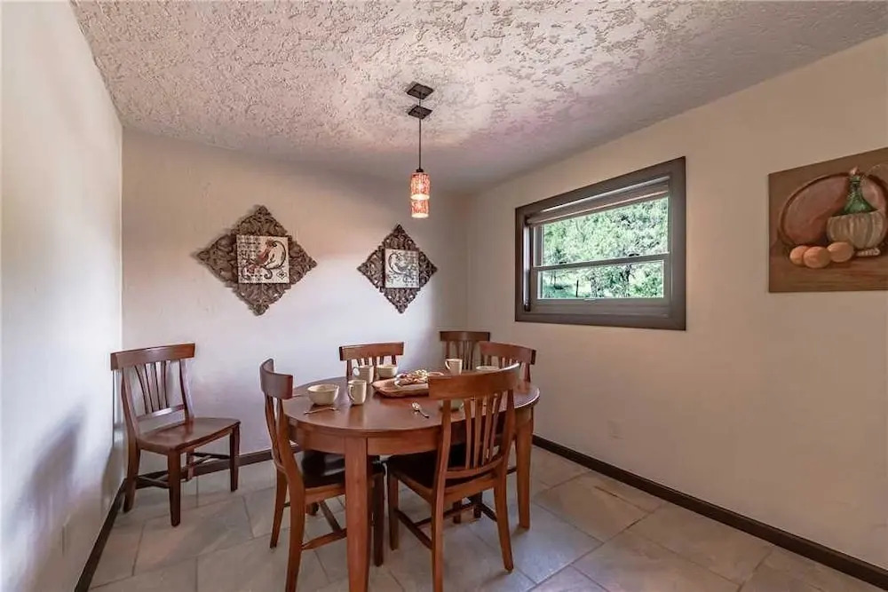 Ruidoso Respite - Six Bedroom Cabin with Hot Tub