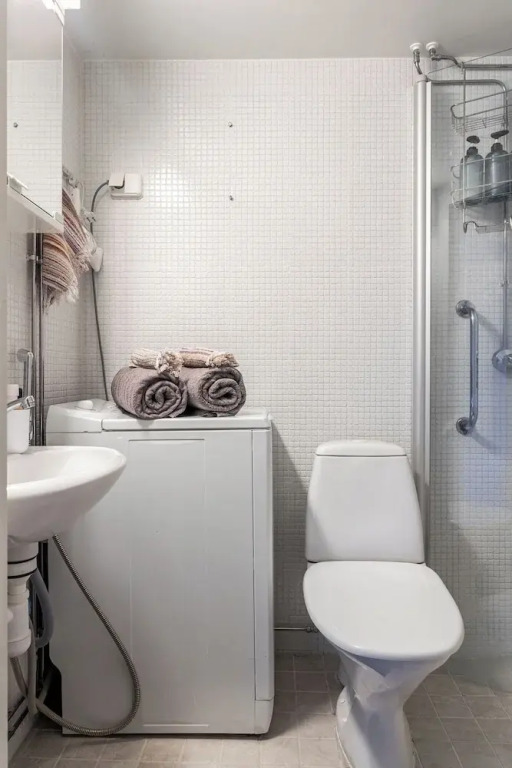 Apartments near Downtown & Sports Center with Free Parking