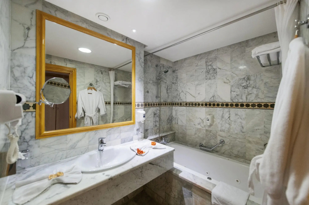 Medina Belisaire And Thalasso
