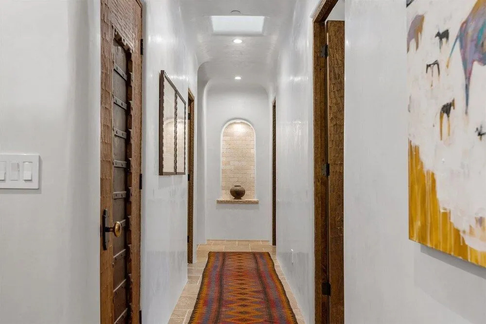 Alameda Escondido - Historic East Side Luxury, Walk Everywhere