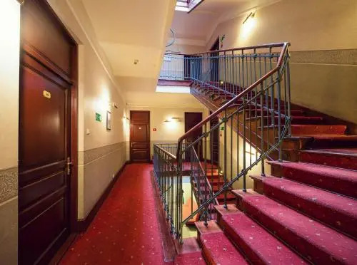 Calliope Apartments