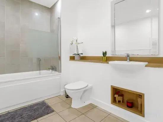 Charming 2 Bedroom Flat in Bromley By Bow