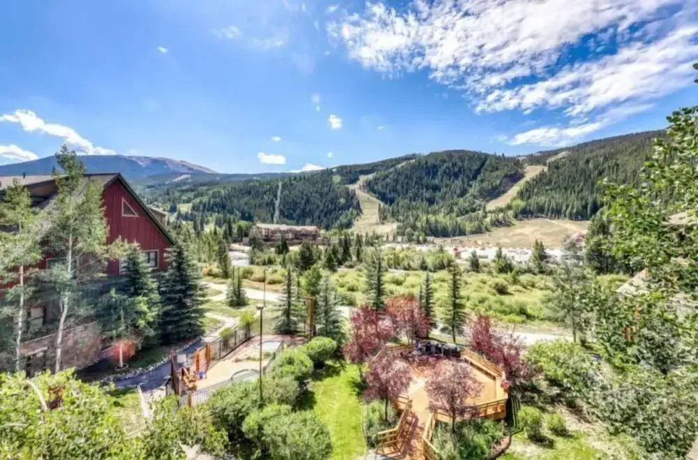 Tenderfoot Lodge 1 Bedroom at the Mountain House Base