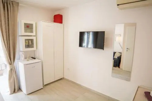 Zara Apartments