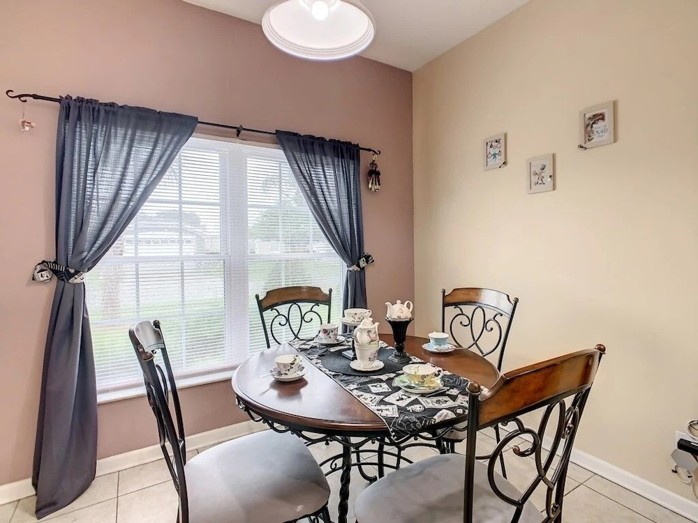 Beautiful Windsor Palms 4 Bed South Facing Pool 4 Bedroom Villa by RedAwning