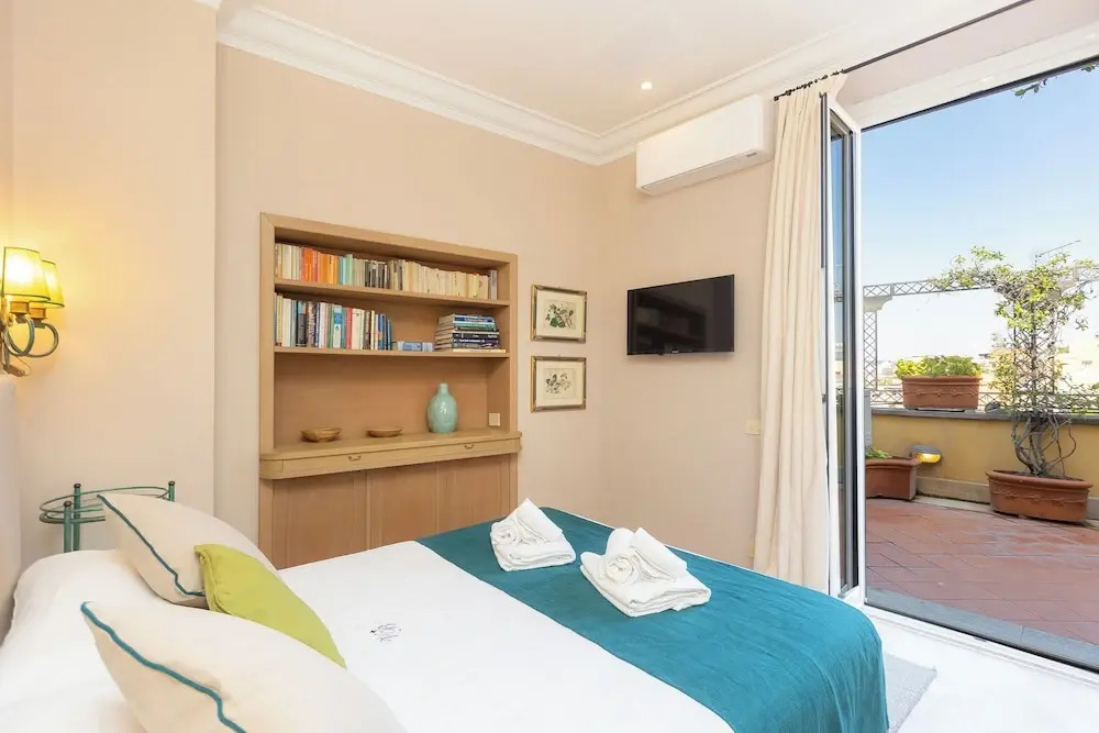 Rental in Rome Trevi Luxury Penthouse